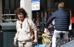 Amsterdam 21 april 2020
Linda v Dijck doet boodschappen op de cornelis schuytstraat.