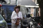 Amsterdam 21 april 2020
Linda v Dijck doet boodschappen op de cornelis schuytstraat.