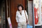 Amsterdam 21 april 2020
Linda v Dijck doet boodschappen op de cornelis schuytstraat.