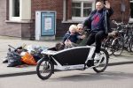 Amsterdam 18 april 2020
Menno Kohler met zijn vrouw en zoon op de bakfiets