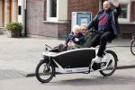 Amsterdam 18 april 2020
Menno Kohler met zijn vrouw en zoon op de bakfiets