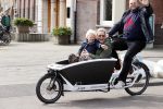 Amsterdam 18 april 2020
Menno Kohler met zijn vrouw en zoon op de bakfiets