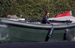 Amsterdam 19 april 2020
Prins Bernhard Prinses Annette en hun kinderen aan het varen op de grachten van Amsterdam . Ze varen in een groene waterdream ( Merk van Prins Bernhard)