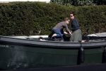 Amsterdam 19 april 2020
Prins Bernhard Prinses Annette en hun kinderen aan het varen op de grachten van Amsterdam . Ze varen in een groene waterdream ( Merk van Prins Bernhard)