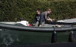 Amsterdam 19 april 2020
Prins Bernhard Prinses Annette en hun kinderen aan het varen op de grachten van Amsterdam . Ze varen in een groene waterdream ( Merk van Prins Bernhard)