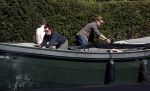 Amsterdam 19 april 2020
Prins Bernhard Prinses Annette en hun kinderen aan het varen op de grachten van Amsterdam . Ze varen in een groene waterdream ( Merk van Prins Bernhard)