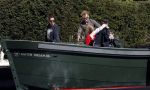 Amsterdam 19 april 2020
Prins Bernhard Prinses Annette en hun kinderen aan het varen op de grachten van Amsterdam . Ze varen in een groene waterdream ( Merk van Prins Bernhard)