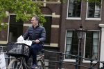 Amsterdam 28 april 2020
Raoul Heertje op de fiets in het centrum van Amsterdam.