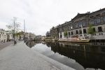 Amsterdam 26 april 2020
Amsterdam is uitgestorven in corona tijd. Bij het paleis op de Dam het Rijksmuseum de grachten de leidsestraat Leidseplein Rembrandtplein etc lopen bijna geen mensen.. Rederij Kooij ( rondvaartboten )