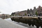 Amsterdam 26 april 2020
Amsterdam is uitgestorven in corona tijd. Bij het paleis op de Dam het Rijksmuseum de grachten de leidsestraat Leidseplein Rembrandtplein etc lopen bijna geen mensen.. Rederij Kooij ( rondvaartboten )