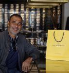 Amsterdam 20 april 2020
Ruud Gullit aan het winkelen bij the society shop .
