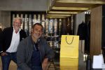 Amsterdam 20 april 2020
Ruud Gullit aan het winkelen bij the society shop .