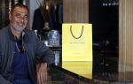 Amsterdam 20 april 2020
Ruud Gullit aan het winkelen bij the society shop .