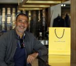 Amsterdam 20 april 2020
Ruud Gullit aan het winkelen bij the society shop .