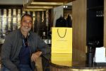 Amsterdam 20 april 2020
Ruud Gullit aan het winkelen bij the society shop .