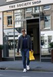Amsterdam 20 april 2020
Ruud Gullit aan het winkelen bij the society shop .