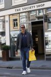 Amsterdam 20 april 2020
Ruud Gullit aan het winkelen bij the society shop .