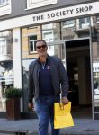 Amsterdam 20 april 2020
Ruud Gullit aan het winkelen bij the society shop .