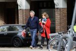 Amsterdam 25 april 2020
Tom Egbers en zijn  vrouw Janke Dekker halen samen een ijsje op de beethovenstraat