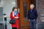 Amsterdam 25 april 2020
Tom Egbers en zijn  vrouw Janke Dekker halen samen een ijsje op de beethovenstraat