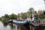 Amsterdam  26 april 2020
Huis van Trijntje Oosterhuis en haar partner Alvin Lewis aan de Amstel