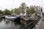 Amsterdam  26 april 2020
Huis van Trijntje Oosterhuis en haar partner Alvin Lewis aan de Amstel