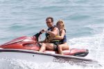 Marbella 31 juli 2001

Gerard Joling   met Willeke op jetski

Peter Smulders bv