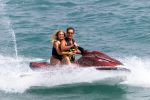Marbella 31 juli 2001

Gerard Joling   met Willeke op jetski

Peter Smulders bv