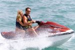 Marbella 31 juli 2001

Gerard Joling   met Willeke op jetski

Peter Smulders bv