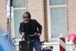 Amsterdam 21 april 2020
Xavier de Guzman bellend op de fiets