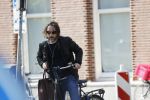 Amsterdam 21 april 2020
Xavier de Guzman bellend op de fiets