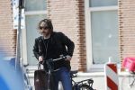 Amsterdam 21 april 2020
Xavier de Guzman bellend op de fiets