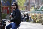 Amsterdam 21 april 2020
Xavier de Guzman bellend op de fiets