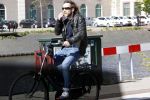 Amsterdam 21 april 2020
Xavier de Guzman bellend op de fiets