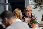 Weesp 12 mei 2021
Alfred v d Heuvel met (een( vriendin op terras in Weesp.