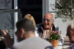 Weesp 12 mei 2021
Alfred v d Heuvel met (een( vriendin op terras in Weesp.