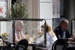 Weesp 12 mei 2021
Alfred v d Heuvel met (een( vriendin op terras in Weesp.