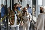 Schiphol en ibiza 23 en 24 april 2021
Andre Hazes gaat voor het eerst op vakantie met zijn nieuwe vriendin Sarah v Soelen . Ook de neef van zijn moeder Andy en zijn vrouw zijn erbij alsmede nog 2 stellen.