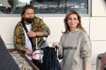 Schiphol en ibiza 23 en 24 april 2021
Andre Hazes gaat voor het eerst op vakantie met zijn nieuwe vriendin Sarah v Soelen . Ook de neef van zijn moeder Andy en zijn vrouw zijn erbij alsmede nog 2 stellen.