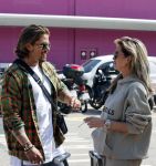 Schiphol en ibiza 23 en 24 april 2021
Andre Hazes gaat voor het eerst op vakantie met zijn nieuwe vriendin Sarah v Soelen . Ook de neef van zijn moeder Andy en zijn vrouw zijn erbij alsmede nog 2 stellen.