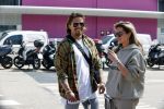 Schiphol en ibiza 23 en 24 april 2021
Andre Hazes gaat voor het eerst op vakantie met zijn nieuwe vriendin Sarah v Soelen . Ook de neef van zijn moeder Andy en zijn vrouw zijn erbij alsmede nog 2 stellen.