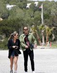 Schiphol en ibiza 23 en 24 april 2021
Andre Hazes gaat voor het eerst op vakantie met zijn nieuwe vriendin Sarah v Soelen . Ook de neef van zijn moeder Andy en zijn vrouw zijn erbij alsmede nog 2 stellen.
