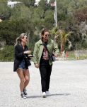 Schiphol en ibiza 23 en 24 april 2021
Andre Hazes gaat voor het eerst op vakantie met zijn nieuwe vriendin Sarah v Soelen . Ook de neef van zijn moeder Andy en zijn vrouw zijn erbij alsmede nog 2 stellen.
