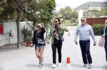 Schiphol en ibiza 23 en 24 april 2021
Andre Hazes gaat voor het eerst op vakantie met zijn nieuwe vriendin Sarah v Soelen . Ook de neef van zijn moeder Andy en zijn vrouw zijn erbij alsmede nog 2 stellen.