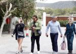 Schiphol en ibiza 23 en 24 april 2021
Andre Hazes gaat voor het eerst op vakantie met zijn nieuwe vriendin Sarah v Soelen . Ook de neef van zijn moeder Andy en zijn vrouw zijn erbij alsmede nog 2 stellen.