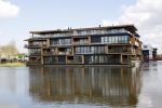 Rotterdam 7 mei 2021
Andre Hazes en zijn vriendin Sarah v Soelen hebben samen een appartement gekocht in dit prachtige complex aan het water . Het ligt dicht bij het huis waar Monique en Kleine andre wonen en dichtbij het huis van sarah haar ouders.
