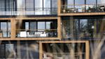 Rotterdam 7 mei 2021
Andre Hazes en zijn vriendin Sarah v Soelen hebben samen een appartement gekocht in dit prachtige complex aan het water . Het ligt dicht bij het huis waar Monique en Kleine andre wonen en dichtbij het huis van sarah haar ouders.