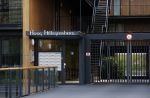 Rotterdam 7 mei 2021
Andre Hazes en zijn vriendin Sarah v Soelen hebben samen een appartement gekocht in dit prachtige complex aan het water . Het ligt dicht bij het huis waar Monique en Kleine andre wonen en dichtbij het huis van sarah haar ouders.