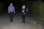 Bergschenhoek 13 maart 2021
Andre Hazes en Sarah v Soelen lopen buiten op straat.