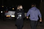 Bergschenhoek 13 maart 2021
Andre Hazes en Sarah v Soelen lopen buiten op straat.